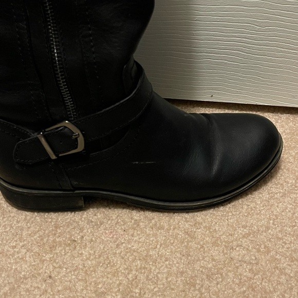 Boots - Picture 2 of 5